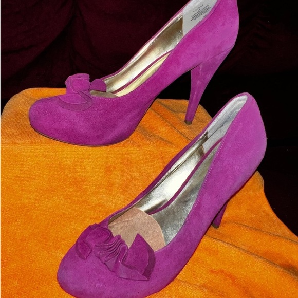 Fushia Suade - Picture 2 of 4